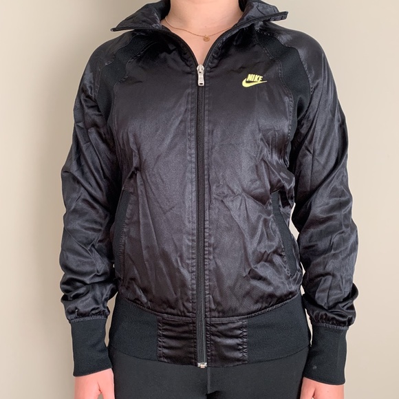 NIKE Women's Athleisure Jacket - Size Medium - Picture 1 of 2